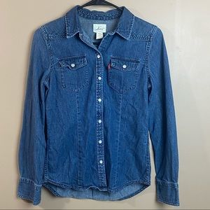 Levi’s Women’s Denim Button Up Long Sleeve Shirt